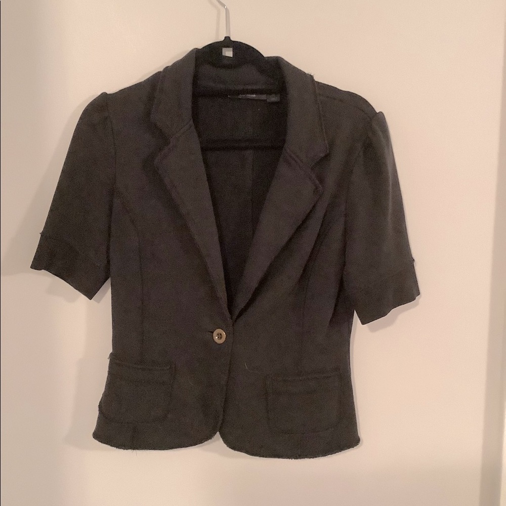 Short waist jacket and short sleeves. Adorable!